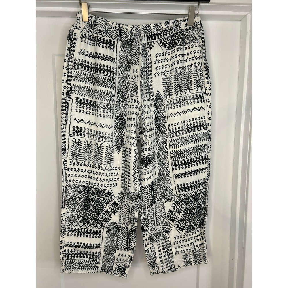 Chico's Black White Geometric Tribal Print 100% Linen‎ Cropped Pants Size 1